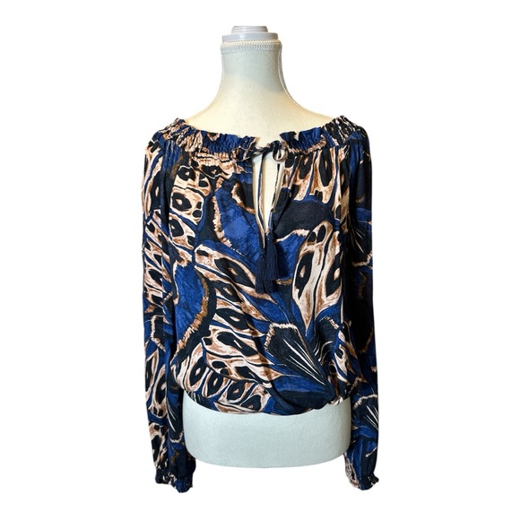 Lovestitch Relaxed Graphic Blouse - Picture 3 of 10